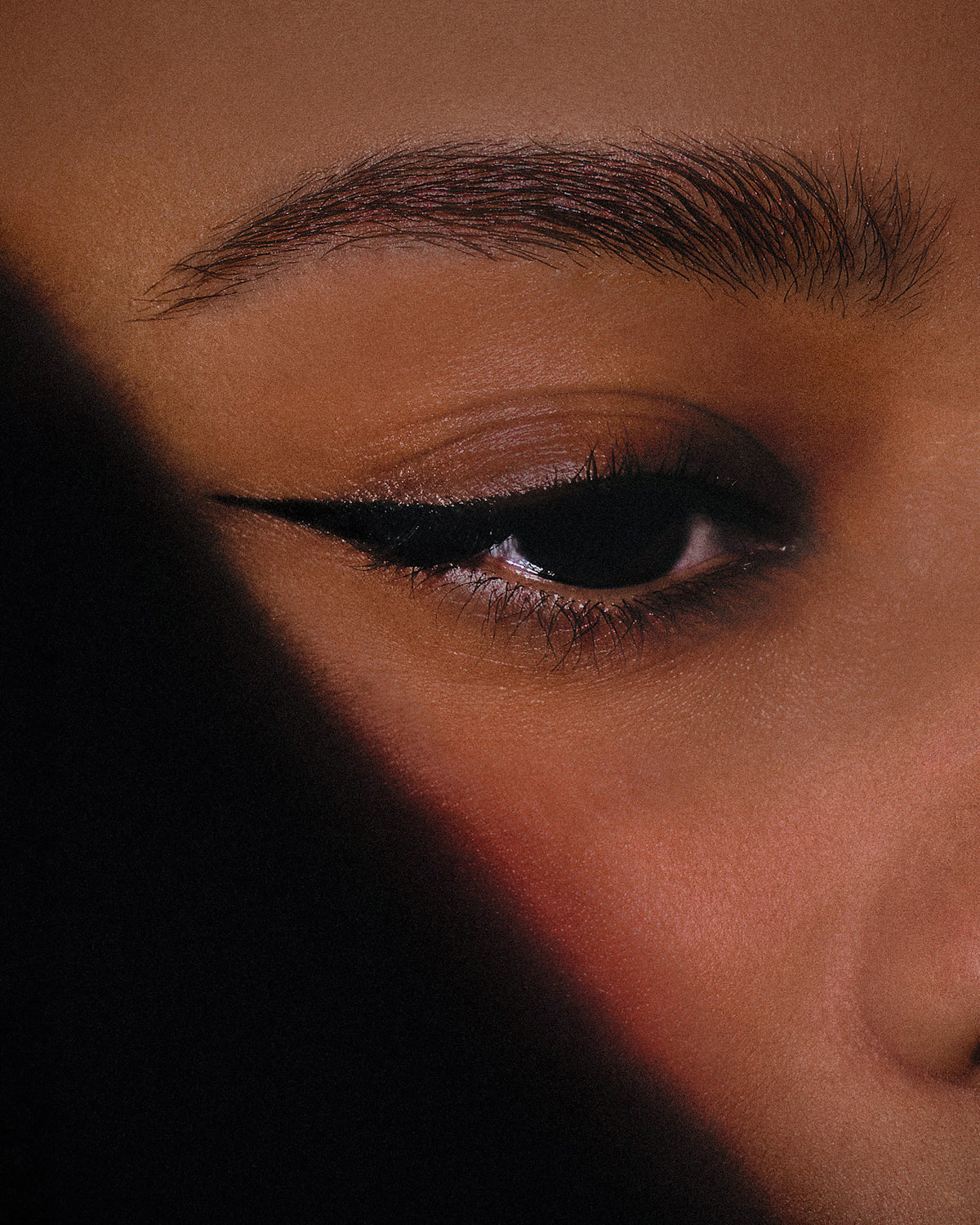 Gaze Noir